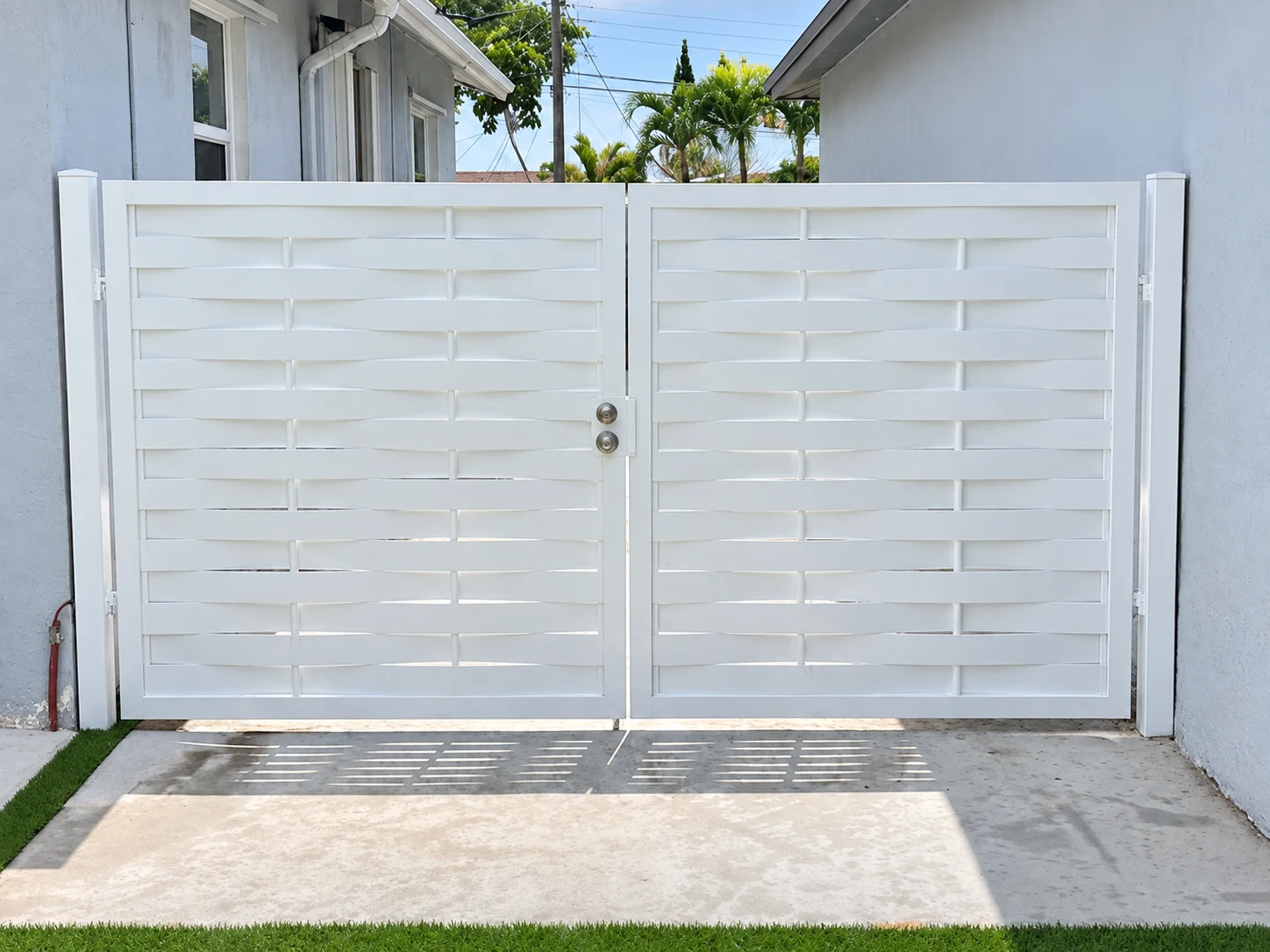 White Woven Aluminum Double Gate